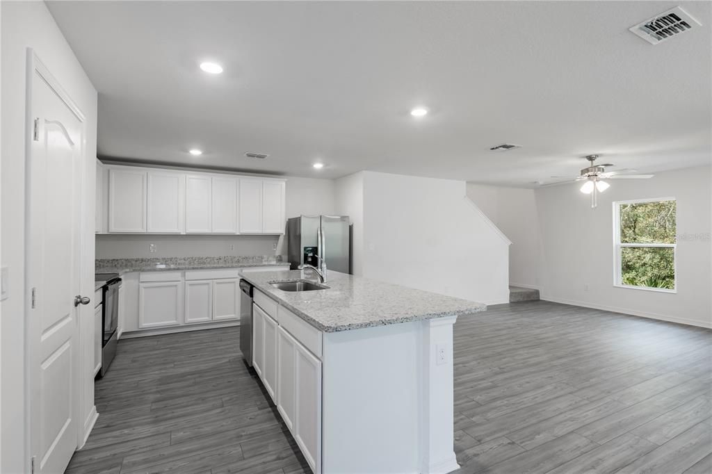 For Sale: $266,900 (3 beds, 2 baths, 1795 Square Feet)