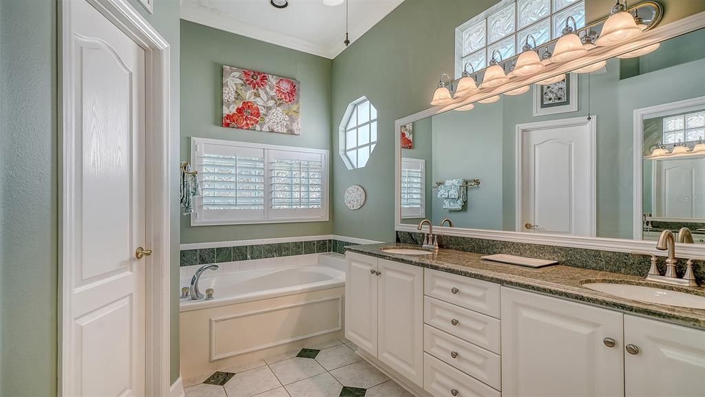 Active With Contract: $559,000 (3 beds, 2 baths, 2114 Square Feet)