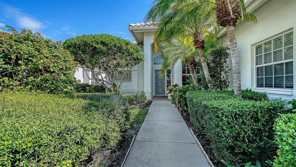 Active With Contract: $559,000 (3 beds, 2 baths, 2114 Square Feet)