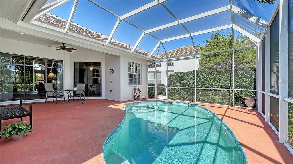 Active With Contract: $559,000 (3 beds, 2 baths, 2114 Square Feet)