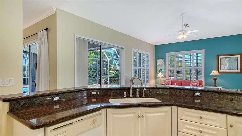 Active With Contract: $559,000 (3 beds, 2 baths, 2114 Square Feet)