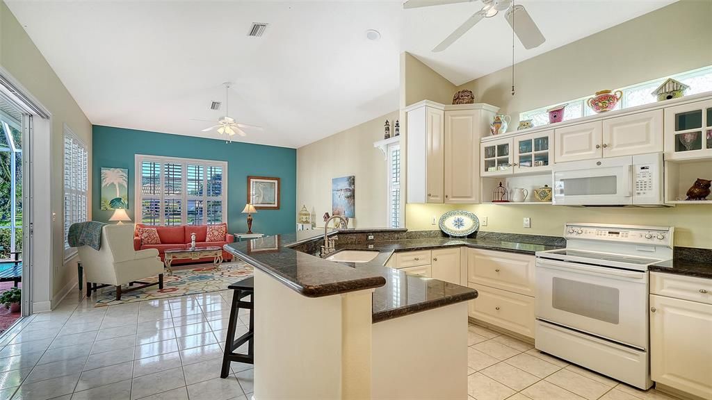 Active With Contract: $559,000 (3 beds, 2 baths, 2114 Square Feet)