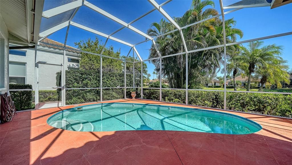 Active With Contract: $559,000 (3 beds, 2 baths, 2114 Square Feet)