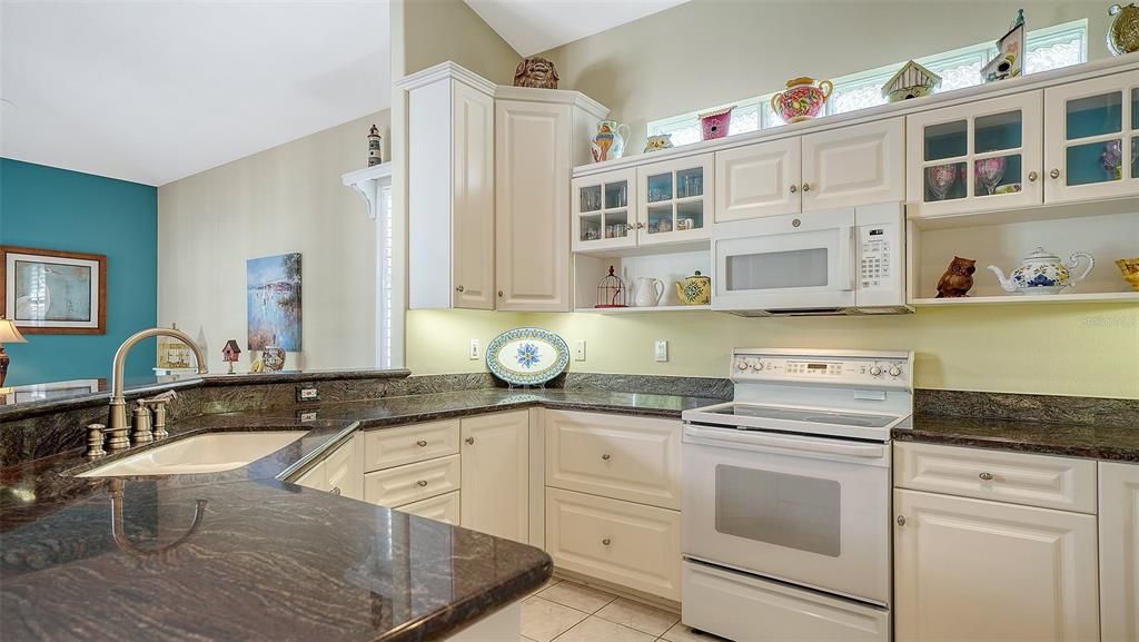 Active With Contract: $559,000 (3 beds, 2 baths, 2114 Square Feet)