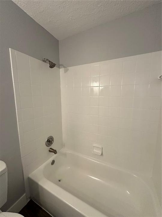 Activo con contrato: $2,000 (3 camas, 2 baños, 1008 Pies cuadrados)