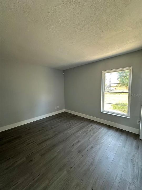 Activo con contrato: $2,000 (3 camas, 2 baños, 1008 Pies cuadrados)