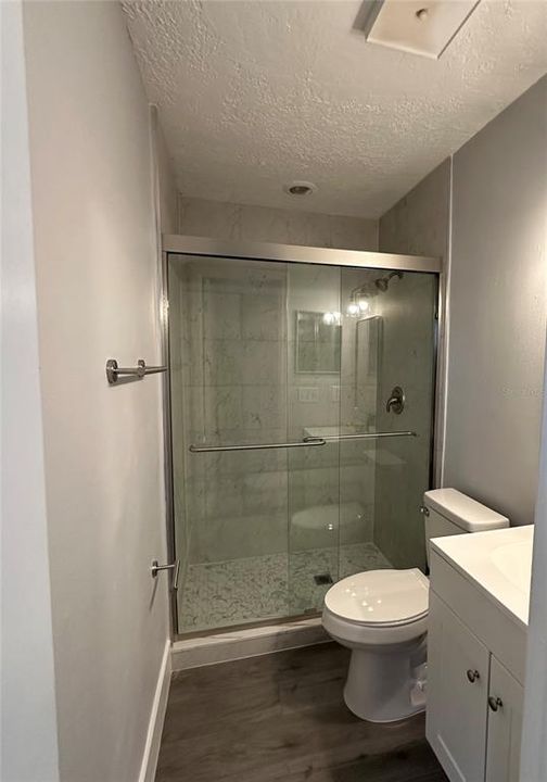 Activo con contrato: $2,000 (3 camas, 2 baños, 1008 Pies cuadrados)