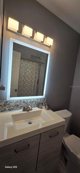 На продажу: $270,000 (2 спален, 1 ванн, 858 Квадратных фут)