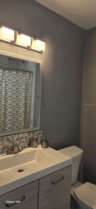 На продажу: $270,000 (2 спален, 1 ванн, 858 Квадратных фут)