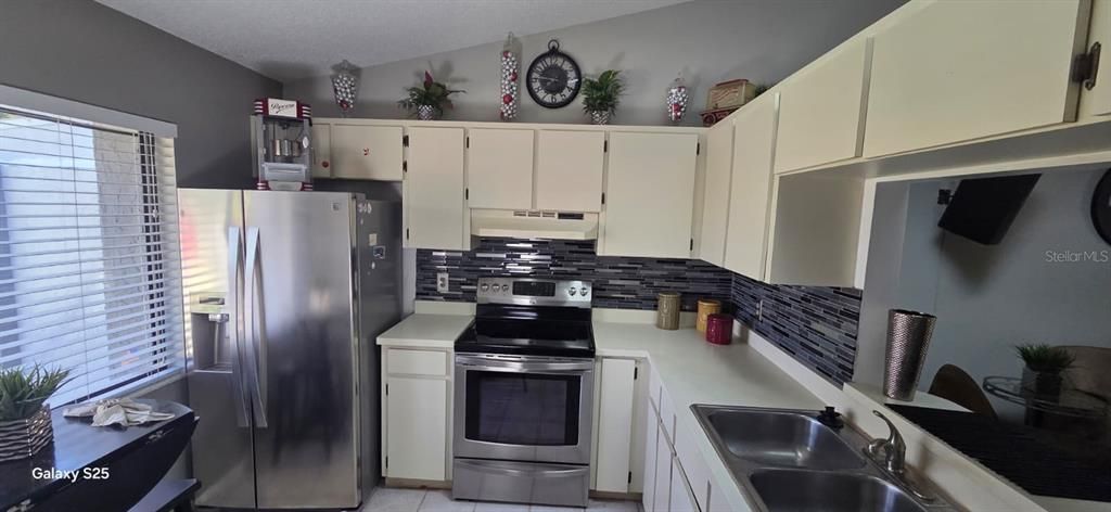 На продажу: $270,000 (2 спален, 1 ванн, 858 Квадратных фут)