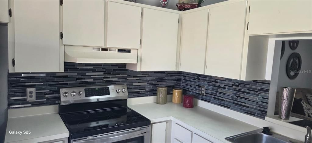 На продажу: $270,000 (2 спален, 1 ванн, 858 Квадратных фут)