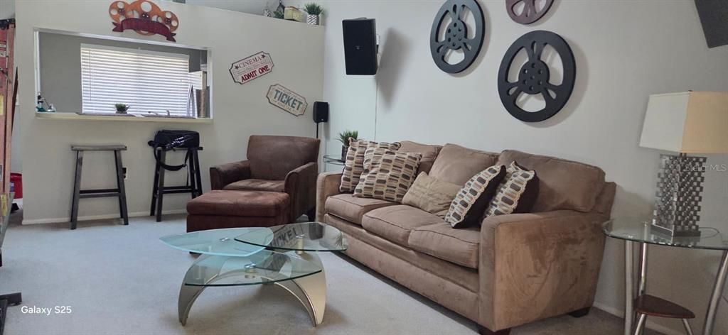 На продажу: $270,000 (2 спален, 1 ванн, 858 Квадратных фут)