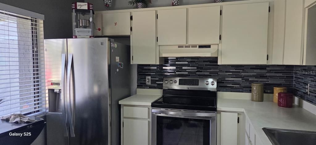 На продажу: $270,000 (2 спален, 1 ванн, 858 Квадратных фут)