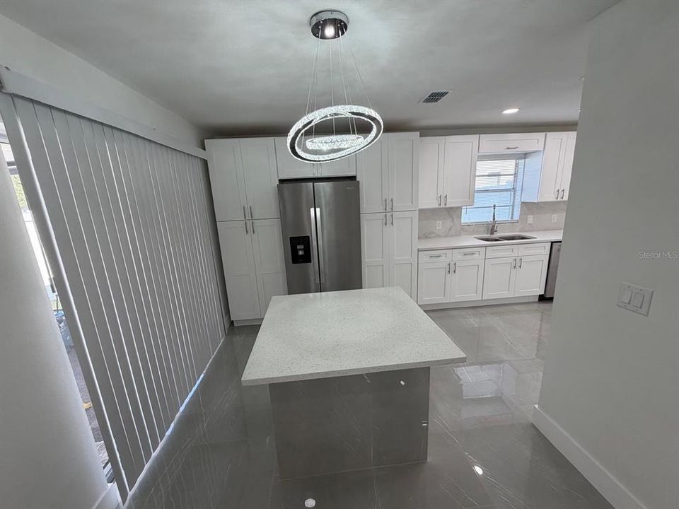 For Sale: $400,000 (4 beds, 2 baths, 1496 Square Feet)