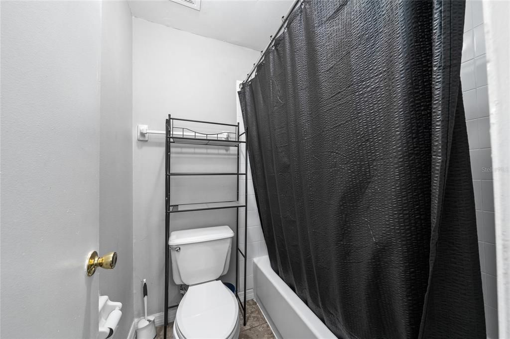 For Sale: $135,000 (1 beds, 1 baths, 765 Square Feet)