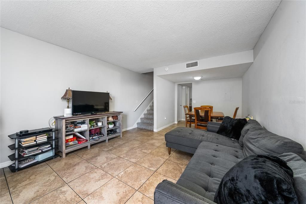For Sale: $135,000 (1 beds, 1 baths, 765 Square Feet)