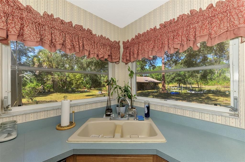 Active With Contract: $648,800 (4 beds, 3 baths, 2839 Square Feet)