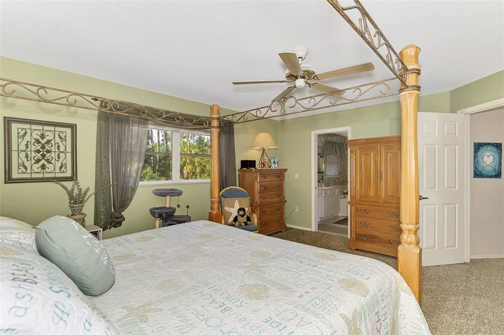 Active With Contract: $648,800 (4 beds, 3 baths, 2839 Square Feet)