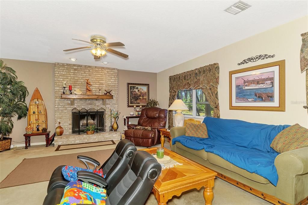 Active With Contract: $648,800 (4 beds, 3 baths, 2839 Square Feet)