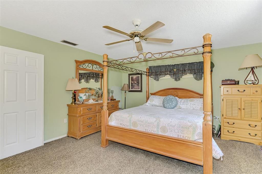 Active With Contract: $648,800 (4 beds, 3 baths, 2839 Square Feet)