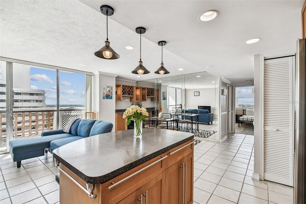 Active With Contract: $272,500 (2 beds, 2 baths, 846 Square Feet)