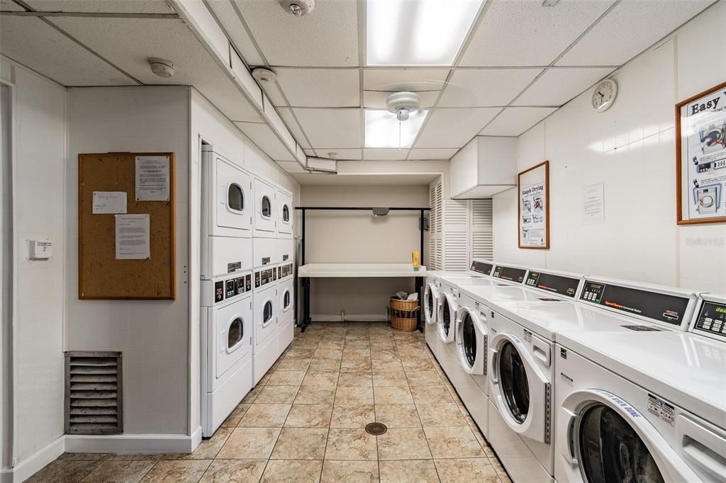 Active With Contract: $272,500 (2 beds, 2 baths, 846 Square Feet)