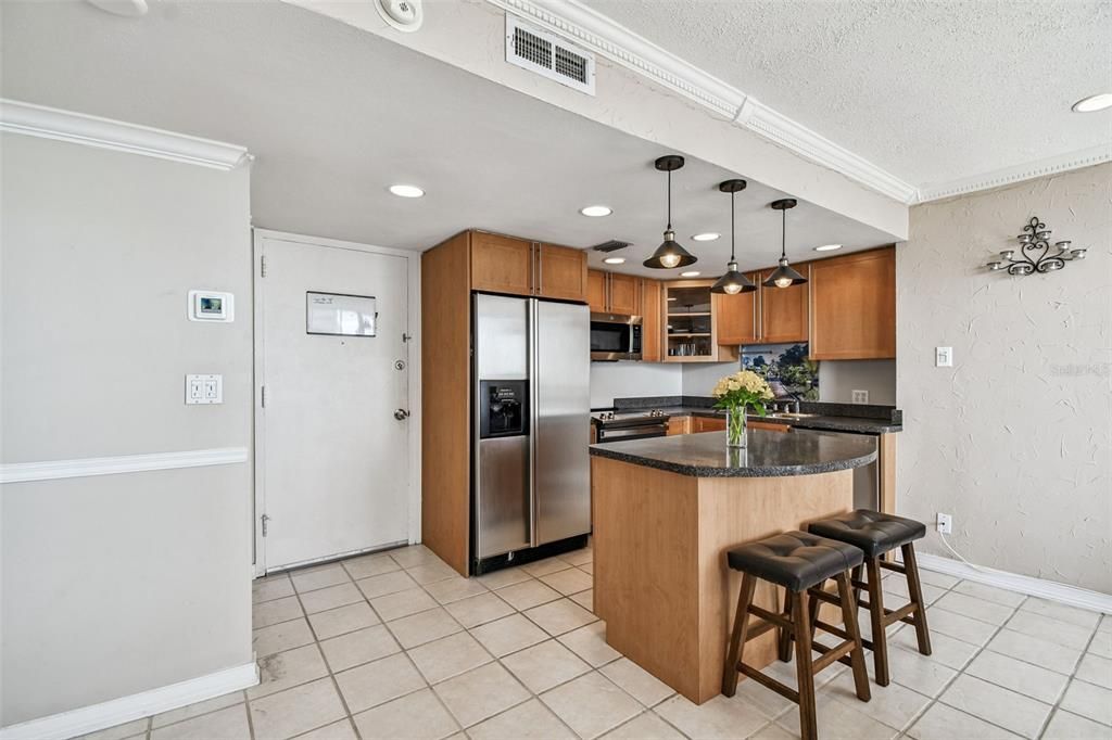 Active With Contract: $272,500 (2 beds, 2 baths, 846 Square Feet)