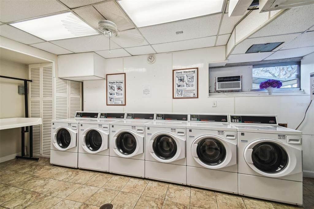 Active With Contract: $272,500 (2 beds, 2 baths, 846 Square Feet)