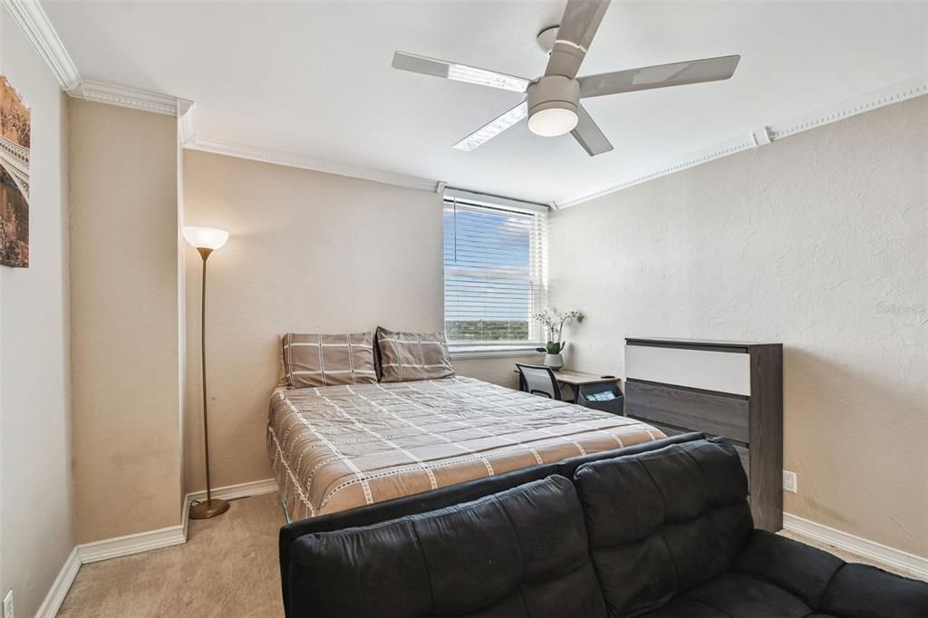 Active With Contract: $272,500 (2 beds, 2 baths, 846 Square Feet)