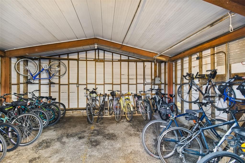 Active With Contract: $272,500 (2 beds, 2 baths, 846 Square Feet)