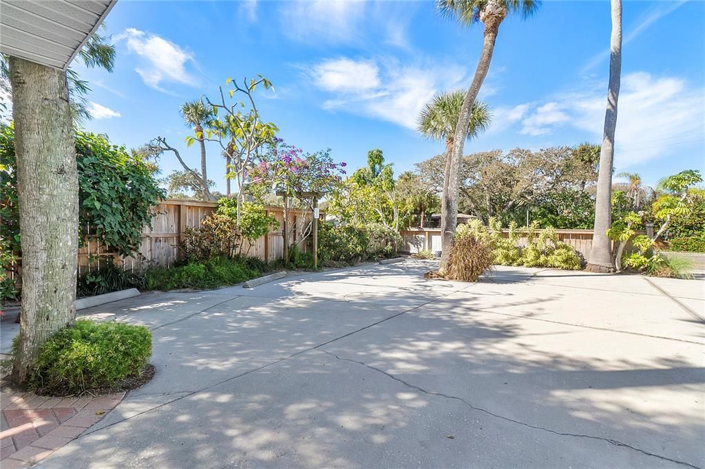 Activo con contrato: $599,000 (3 camas, 3 baños, 1694 Pies cuadrados)