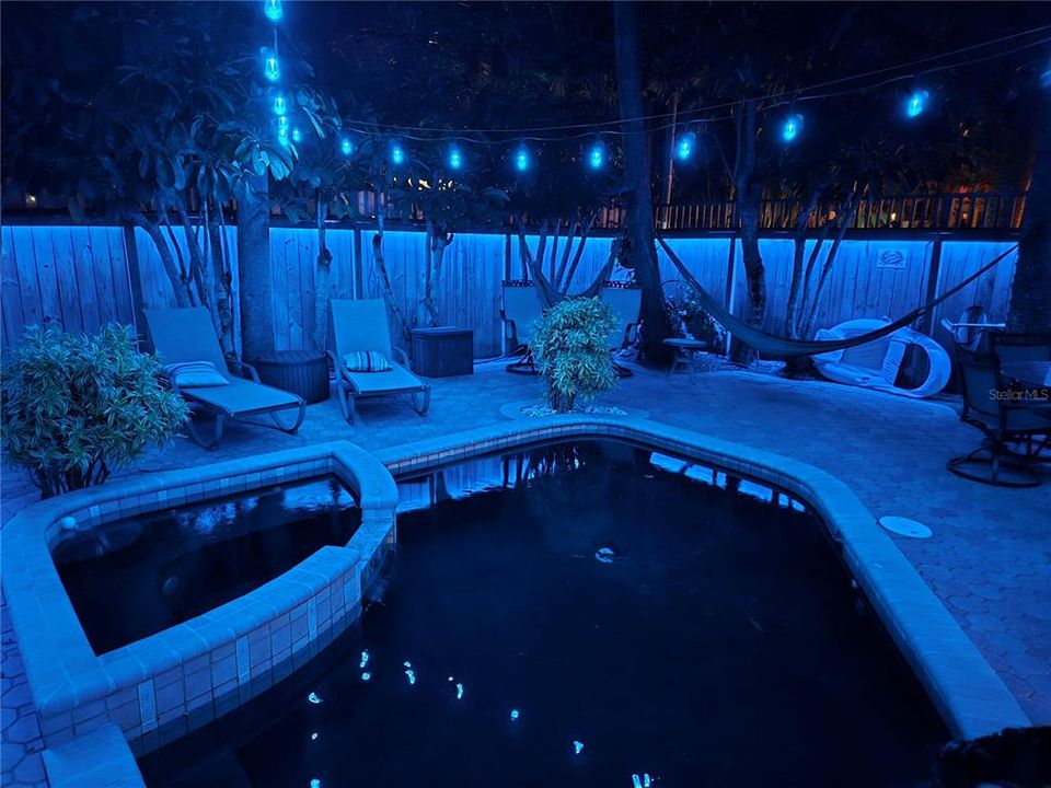 Activo con contrato: $599,000 (3 camas, 3 baños, 1694 Pies cuadrados)