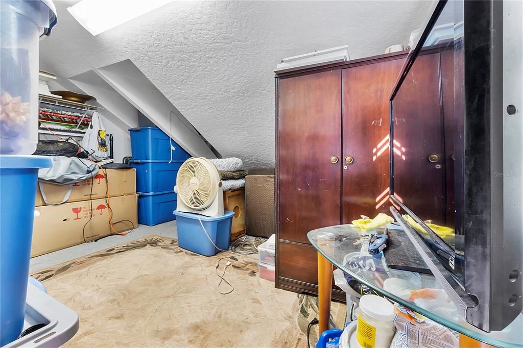 Activo con contrato: $599,000 (3 camas, 3 baños, 1694 Pies cuadrados)