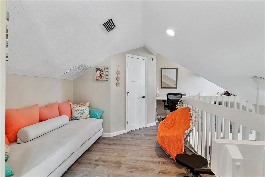 Activo con contrato: $599,000 (3 camas, 3 baños, 1694 Pies cuadrados)