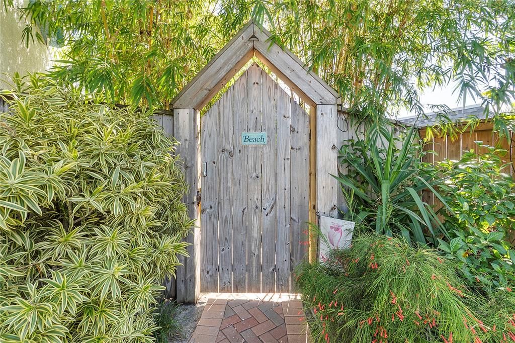 Activo con contrato: $599,000 (3 camas, 3 baños, 1694 Pies cuadrados)