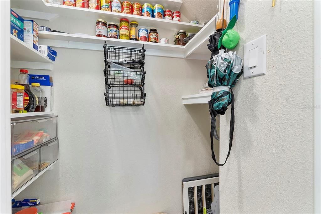 Activo con contrato: $599,000 (3 camas, 3 baños, 1694 Pies cuadrados)