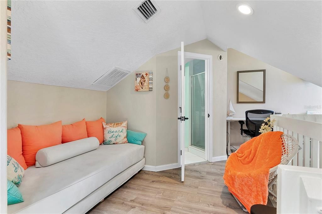 Activo con contrato: $599,000 (3 camas, 3 baños, 1694 Pies cuadrados)