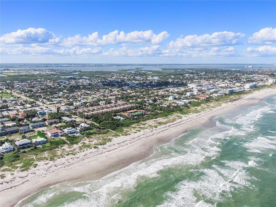 Activo con contrato: $599,000 (3 camas, 3 baños, 1694 Pies cuadrados)