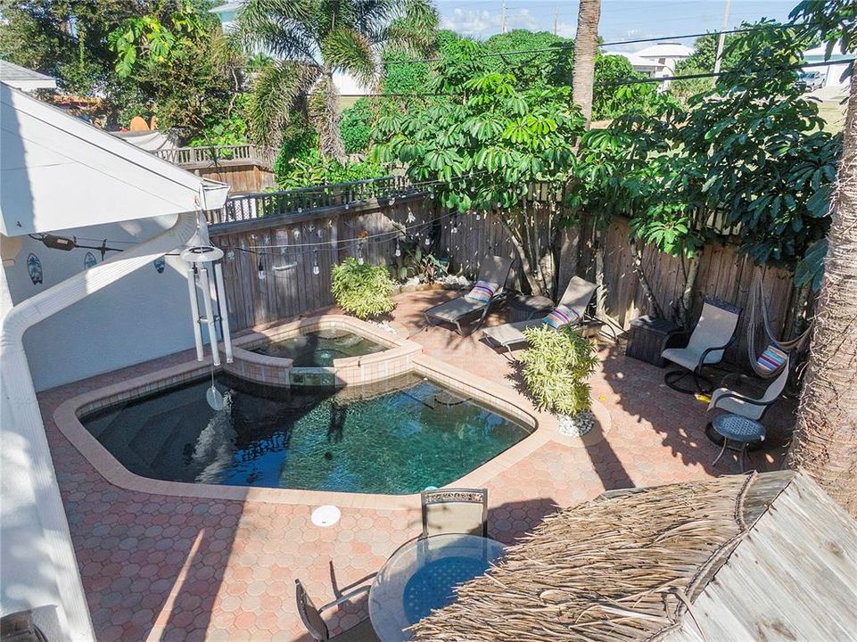 Activo con contrato: $599,000 (3 camas, 3 baños, 1694 Pies cuadrados)