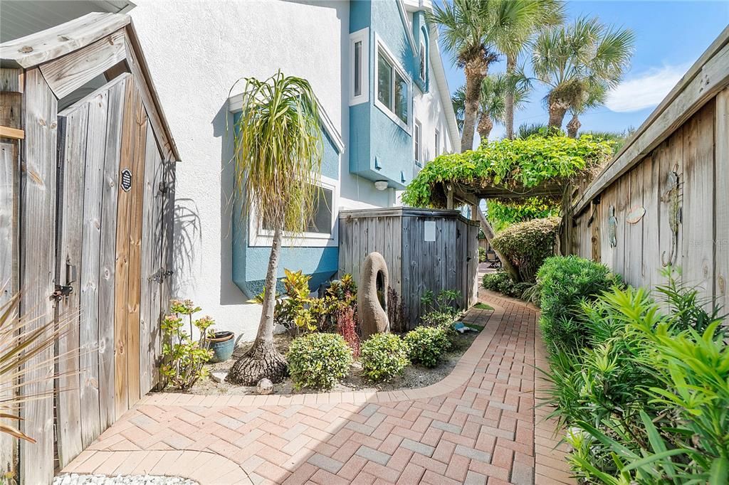 Activo con contrato: $599,000 (3 camas, 3 baños, 1694 Pies cuadrados)