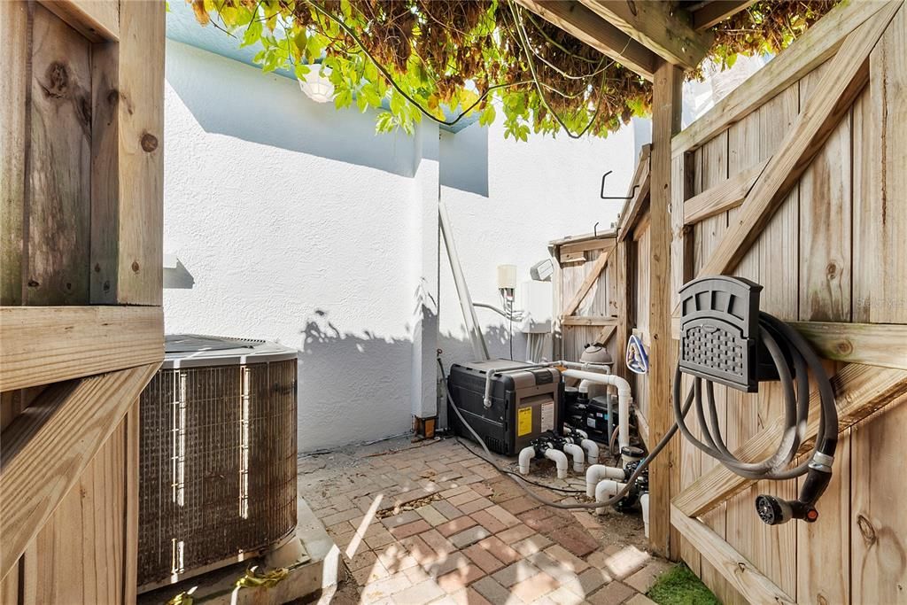 Activo con contrato: $599,000 (3 camas, 3 baños, 1694 Pies cuadrados)