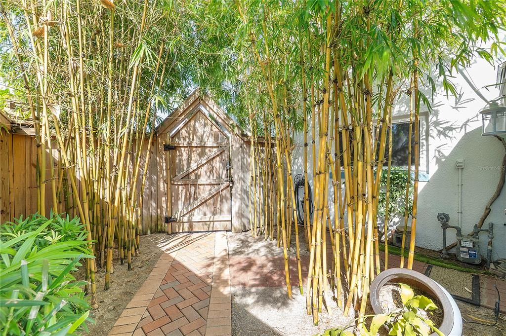 Activo con contrato: $599,000 (3 camas, 3 baños, 1694 Pies cuadrados)