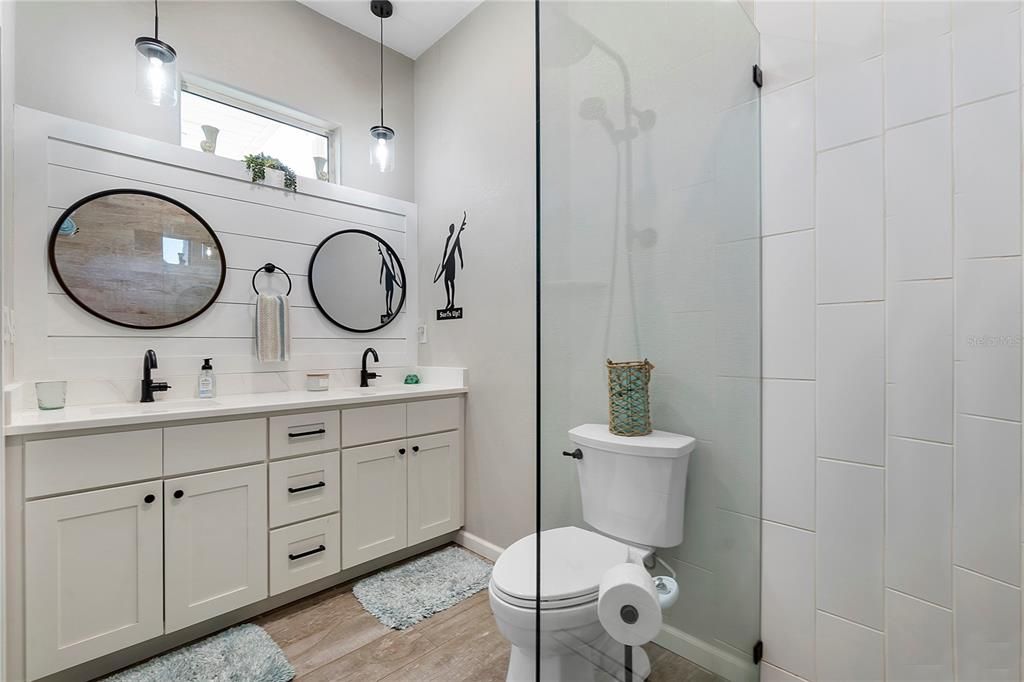 Activo con contrato: $599,000 (3 camas, 3 baños, 1694 Pies cuadrados)