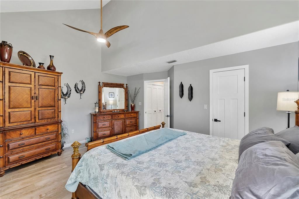 Activo con contrato: $599,000 (3 camas, 3 baños, 1694 Pies cuadrados)