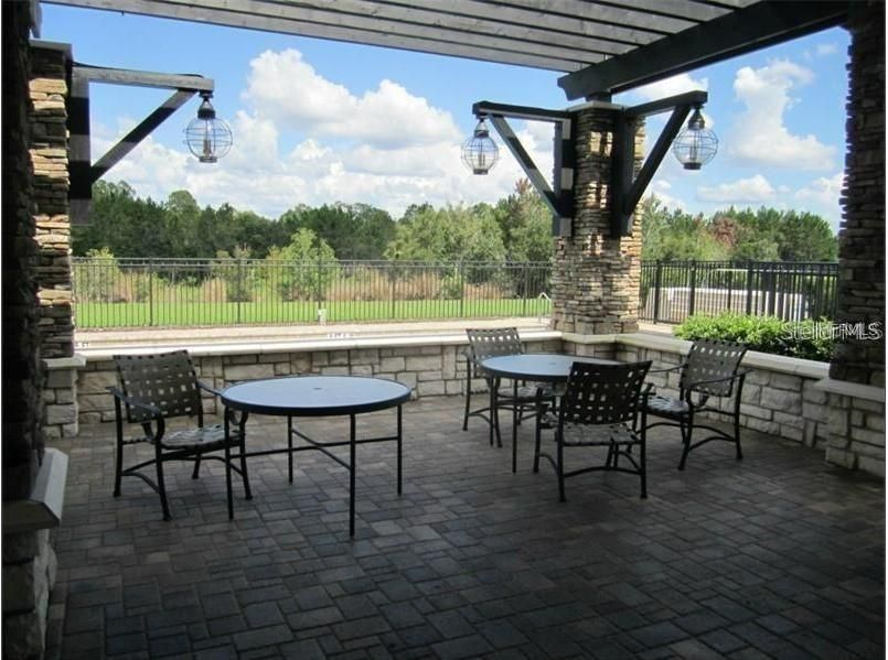 出租: $3,400 (5 贝兹, 3 浴室, 2998 平方英尺)