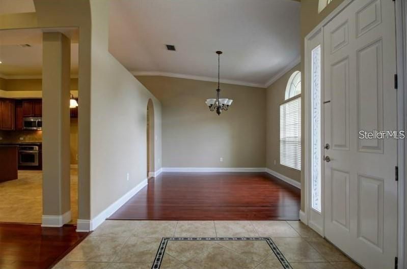 出租: $3,400 (5 贝兹, 3 浴室, 2998 平方英尺)