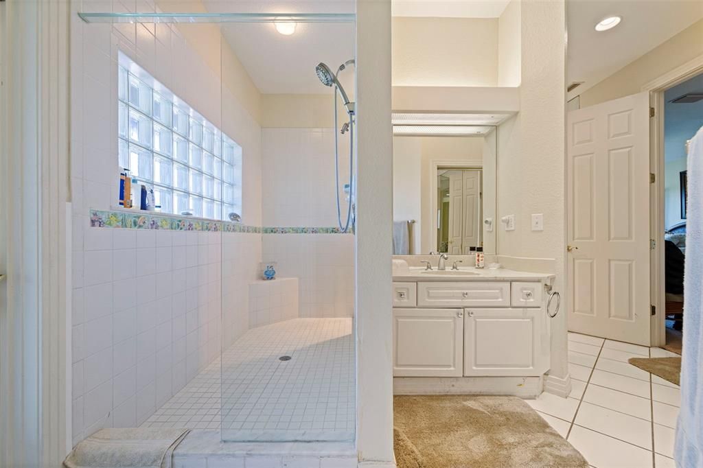 待售: $3,750,000 (4 贝兹, 4 浴室, 3791 平方英尺)