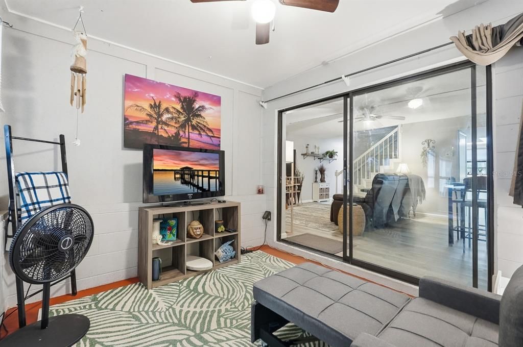 На продажу: $245,000 (2 спален, 1 ванн, 1200 Квадратных фут)