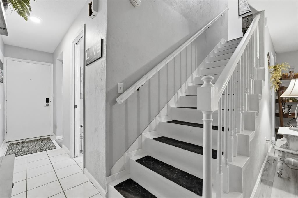 На продажу: $245,000 (2 спален, 1 ванн, 1200 Квадратных фут)