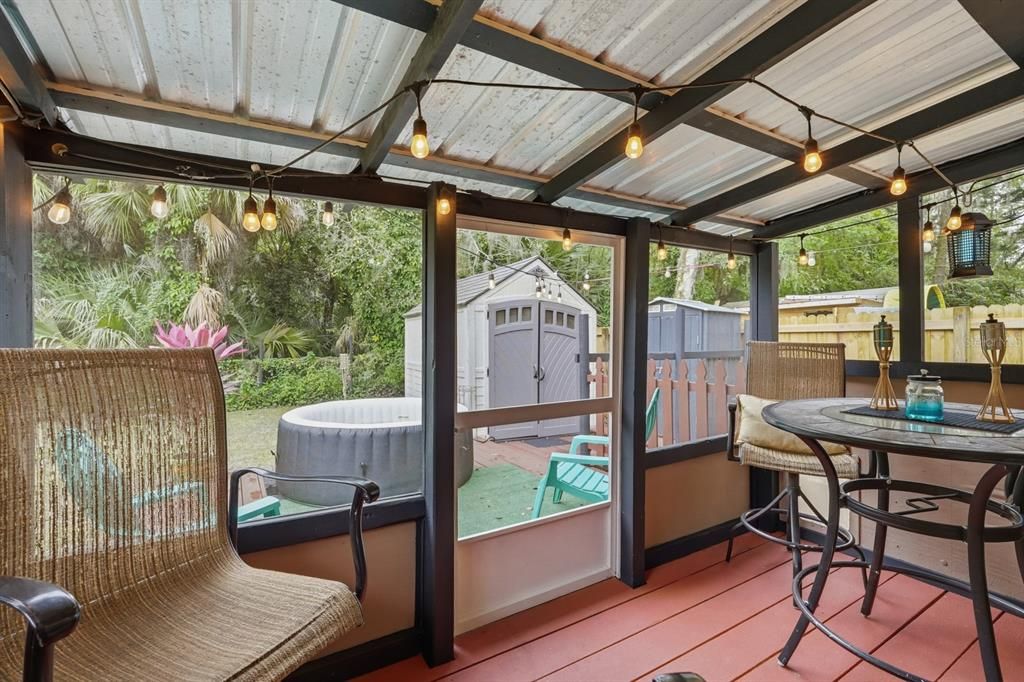 На продажу: $245,000 (2 спален, 1 ванн, 1200 Квадратных фут)